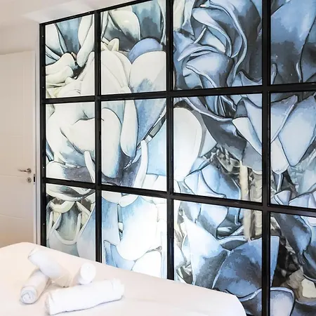 Florette 2br W Stunning Lounge Terrace By Arco Collection