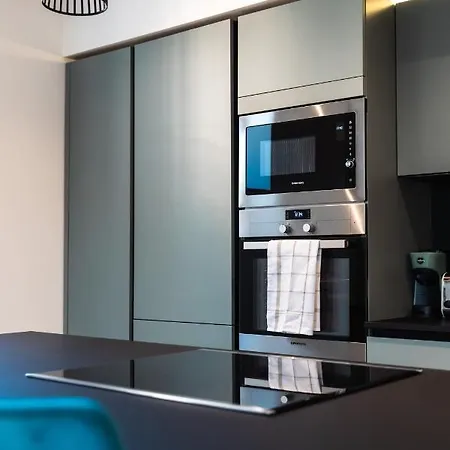 Florette 2br W Stunning Lounge Terrace By Arco Collection Διαμέρισμα