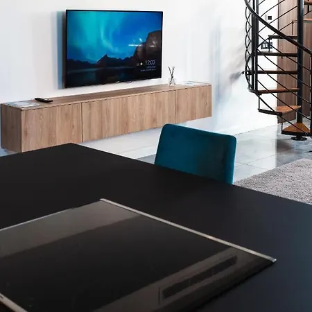 Florette 2br With Stunning Lounge Terrace By Arcobnb *