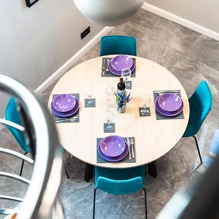 Florette 2br W Stunning Lounge Terrace By Arco Collection Φλοριάνα