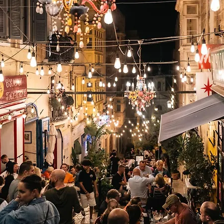 Florette 2br W Stunning Lounge Terrace By Arco Collection