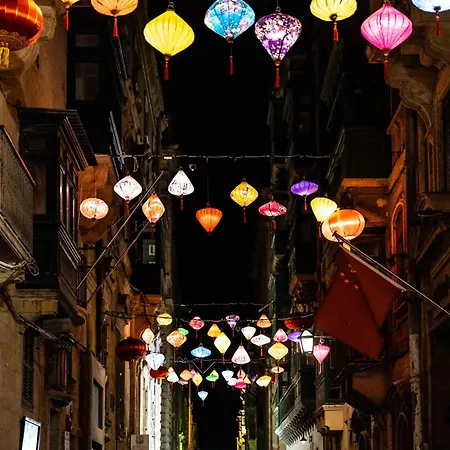 Florette 2br W Stunning Lounge Terrace By Arco Collection アパート フロリアーナ