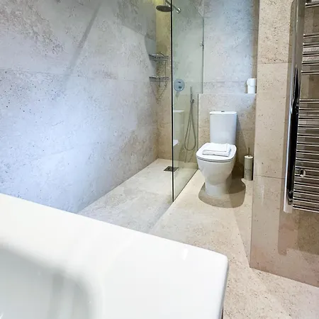 Florette Suite 2Br With Stunning Lounge Terrace By Arcobnb Apartment