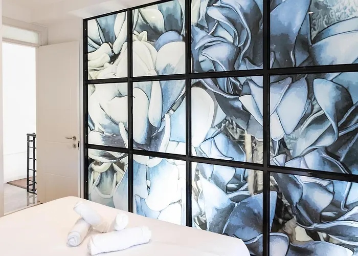 Florette 2br W Stunning Lounge Terrace By Arco Collection