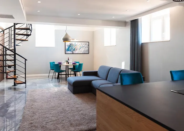 Florette 2br W Stunning Lounge Terrace By Arco Collection *