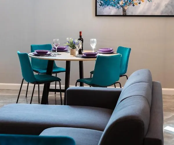 Апартаменты Florette 2br W Stunning Lounge Terrace By Arco Collection *