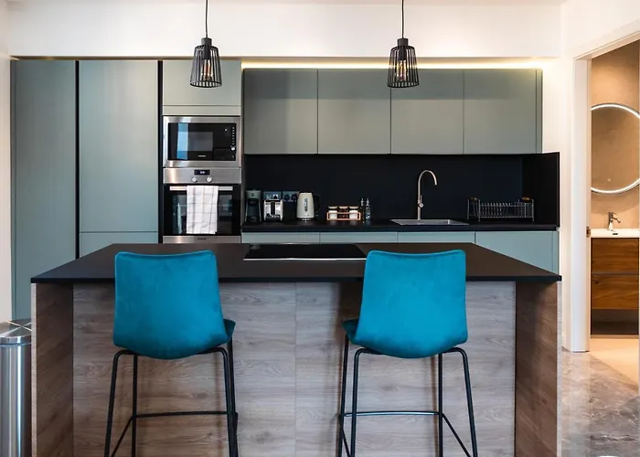 Florette 2br W Stunning Lounge Terrace By Arco Collection