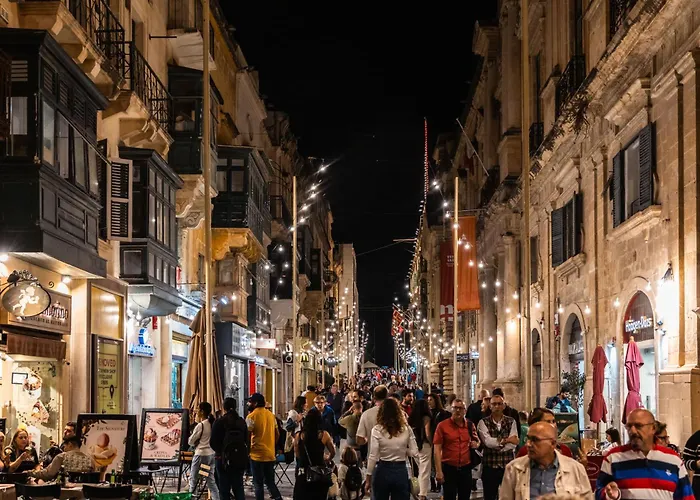 Florette 2br W Stunning Lounge Terrace By Arco Collection Appartamento Floriana