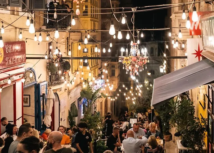 Florette 2br W Stunning Lounge Terrace By Arco Collection