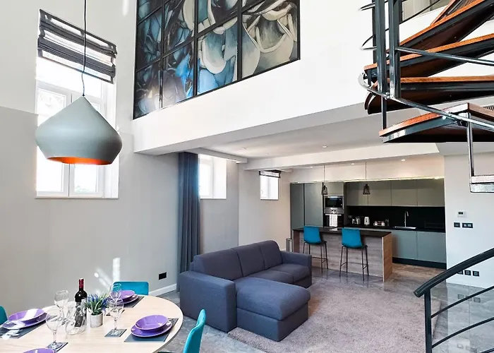 Florette 2br W Stunning Lounge Terrace By Arco Collection