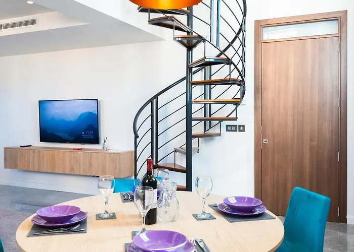 Florette 2br W Stunning Lounge Terrace By Arco Collection *