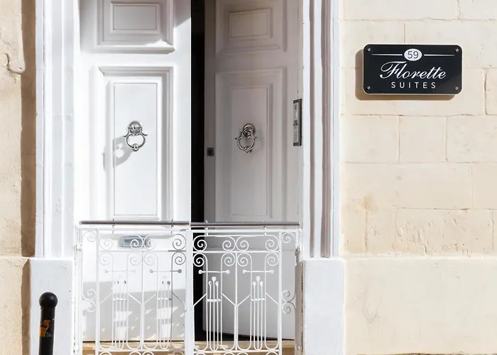 Florette 2br W Stunning Lounge Terrace By Arco Collection