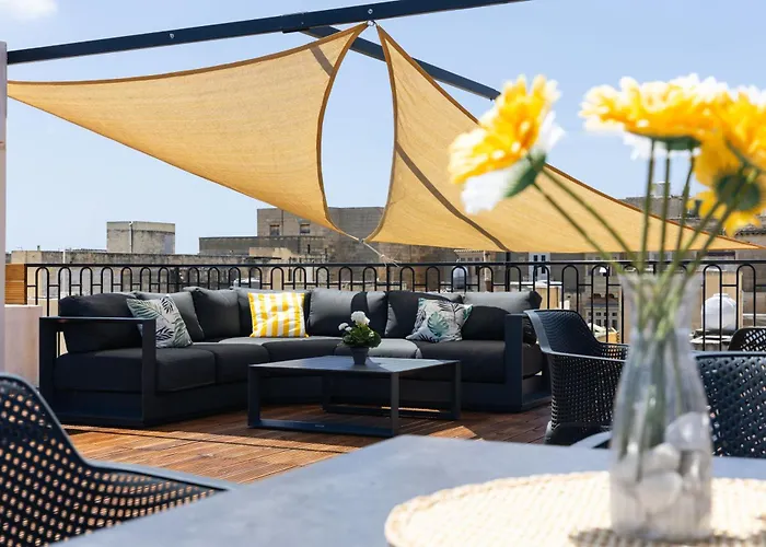 Florette 2br W Stunning Lounge Terrace By Arco Collection Appartamento