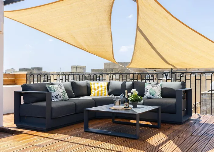 Florette 2br W Stunning Lounge Terrace By Arco Collection Appartamento *